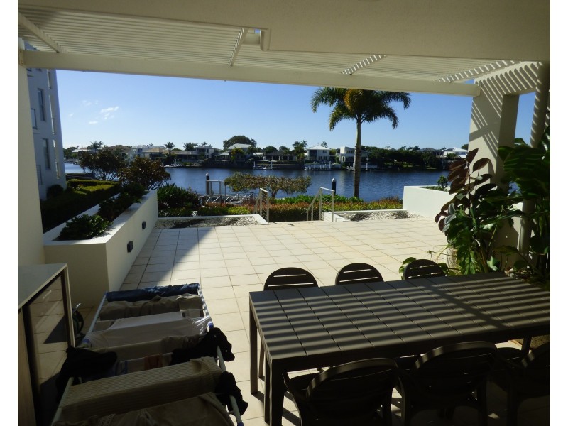 24/7 Grand Parade, Parrearra QLD 4575