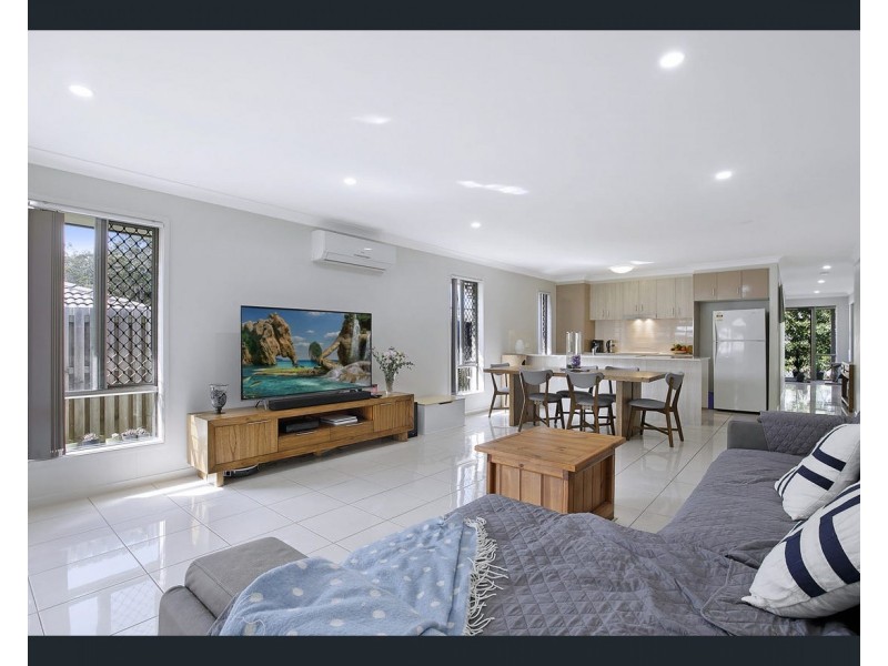 70 Sandalwood Crescent, Griffin QLD 4503