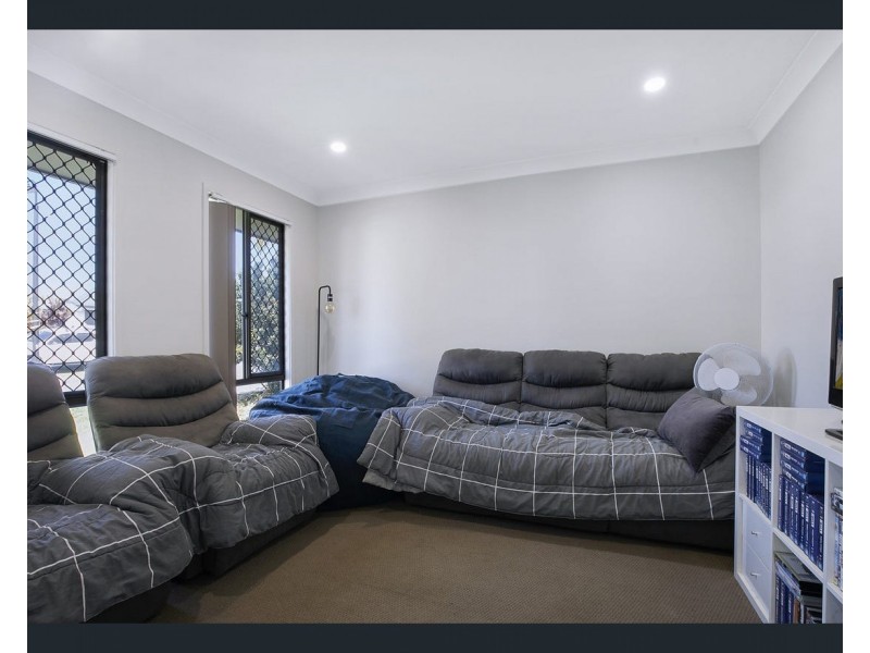 70 Sandalwood Crescent, Griffin QLD 4503