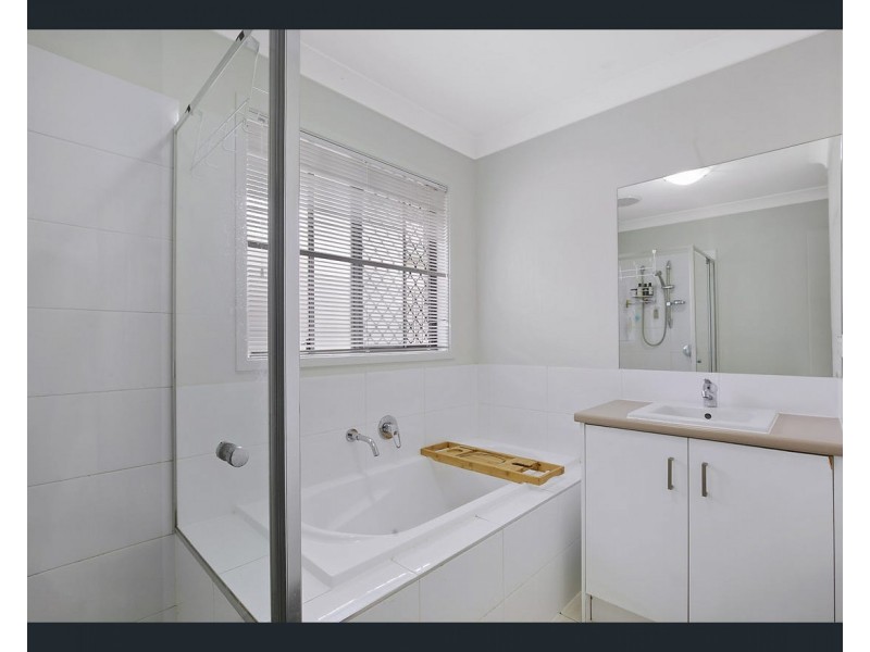 70 Sandalwood Crescent, Griffin QLD 4503