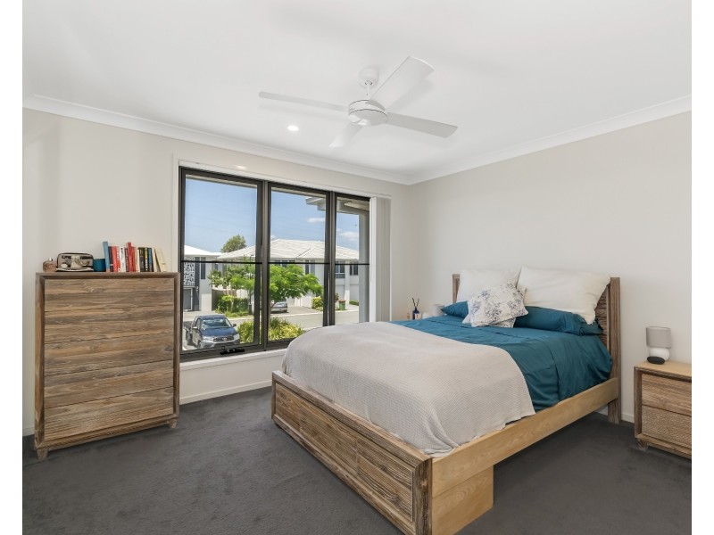 98/188 Gainsborough Drive, Pimpama QLD 4209