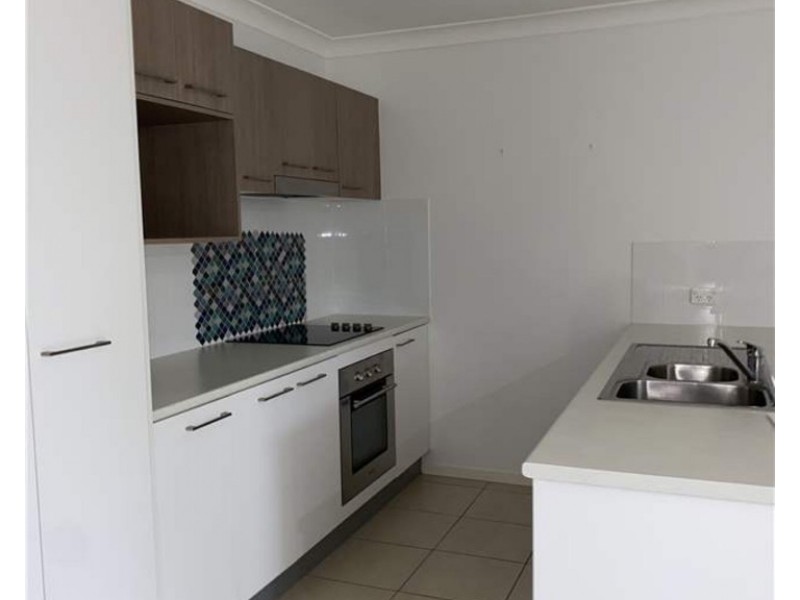 2/13A Spruce Street, Loganlea QLD 4131