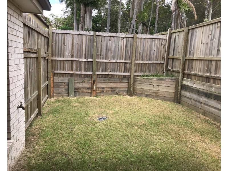 2/13A Spruce Street, Loganlea QLD 4131