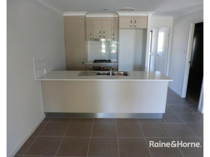 28/86 Carselgrove Ave, Fitzgibbon QLD 4018