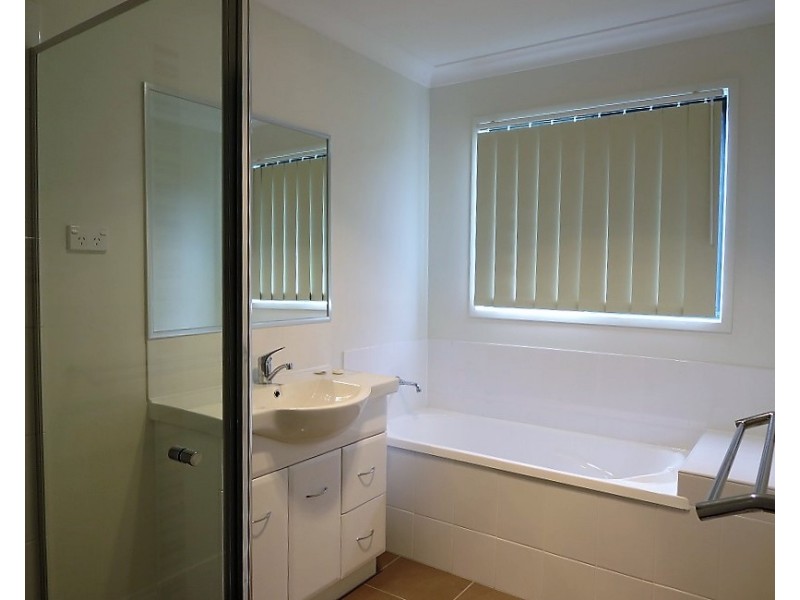 1/16 Lane Court, Mount Warren Park QLD 4207