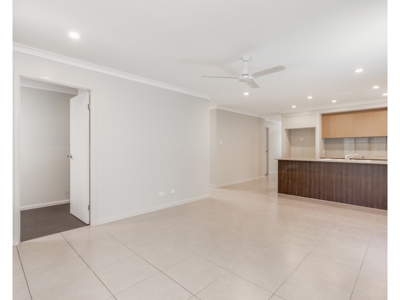 64 Baspa Street, Holmview QLD 4207