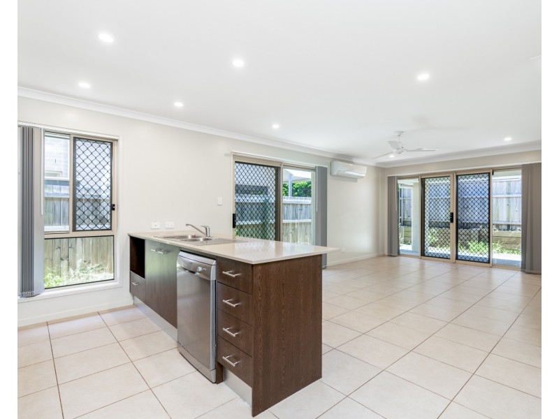 64 Baspa Street, Holmview QLD 4207