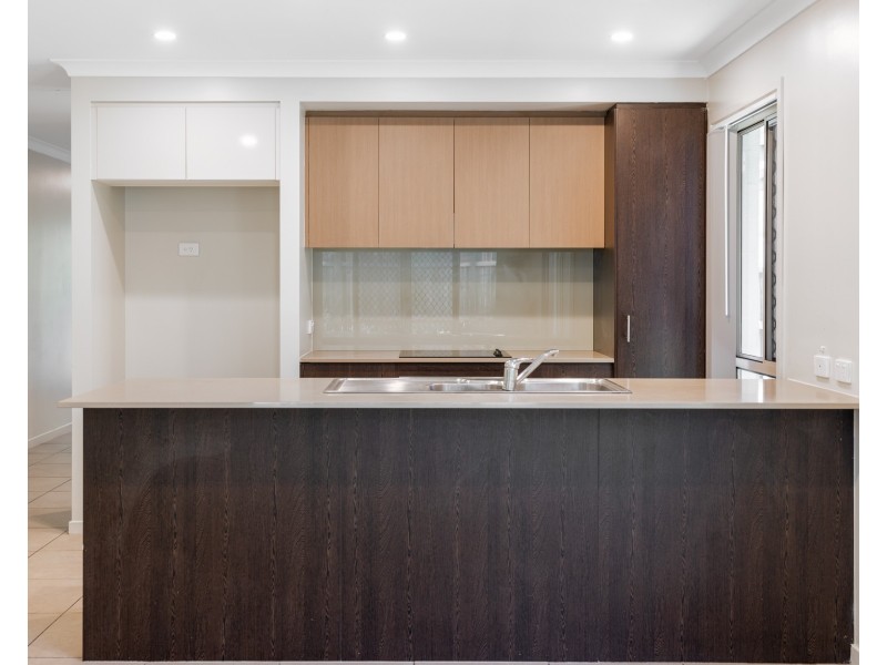 64 Baspa Street, Holmview QLD 4207