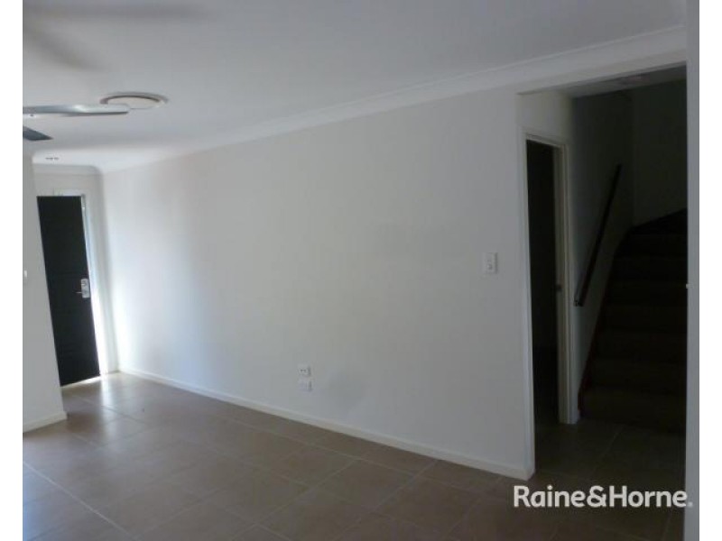 10/86 Carselgrove ave, Fitzgibbon QLD 4018