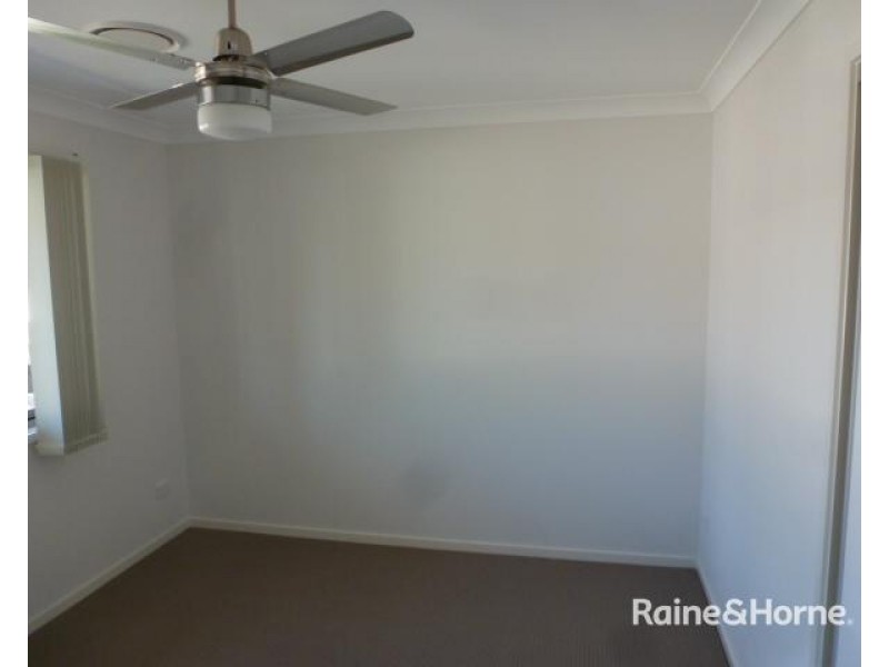 10/86 Carselgrove ave, Fitzgibbon QLD 4018