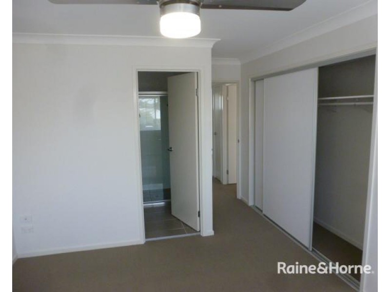 10/86 Carselgrove ave, Fitzgibbon QLD 4018