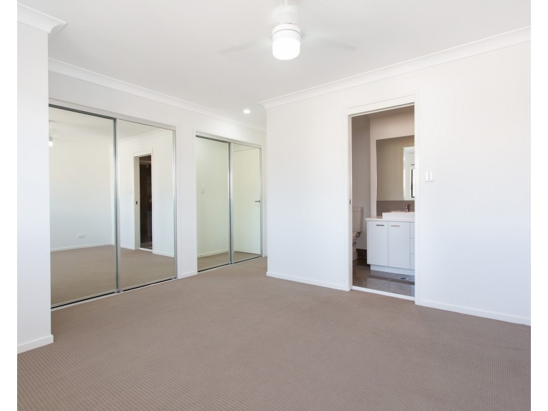60 Grahams Rd, Strathpine QLD 4500