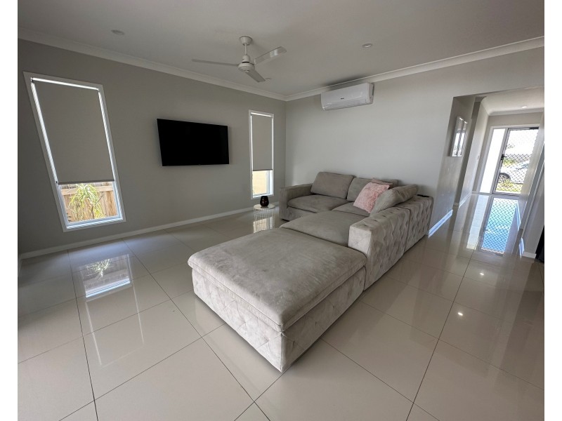 8 Lee Street, Pimpama QLD 4209