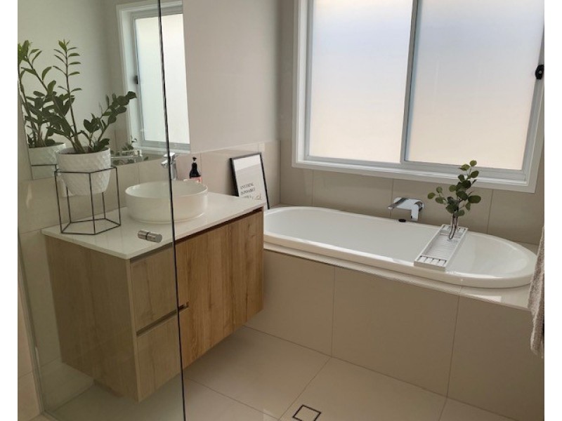 8 Lee Street, Pimpama QLD 4209