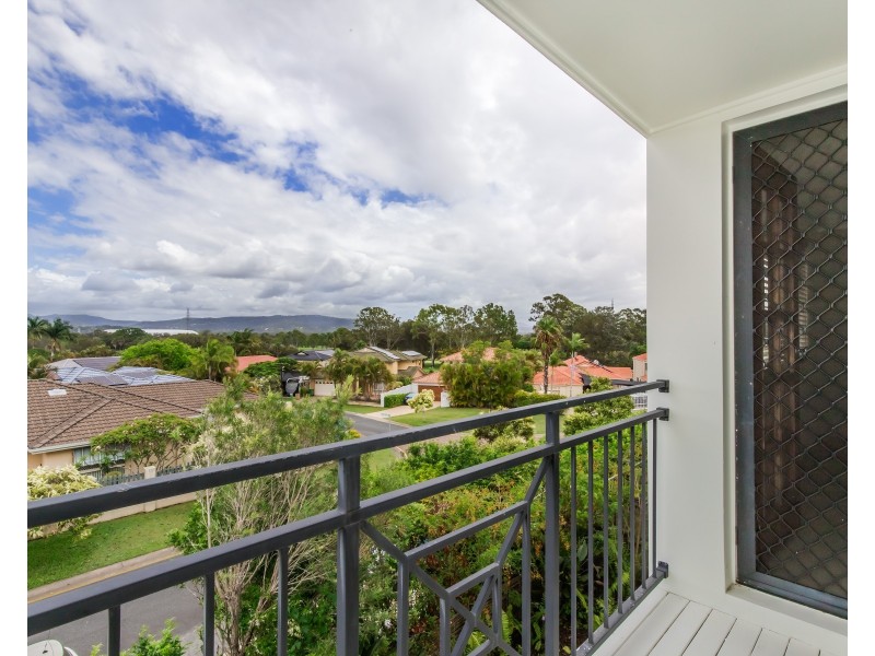 3/2 Concord Circuit, Robina QLD 4226