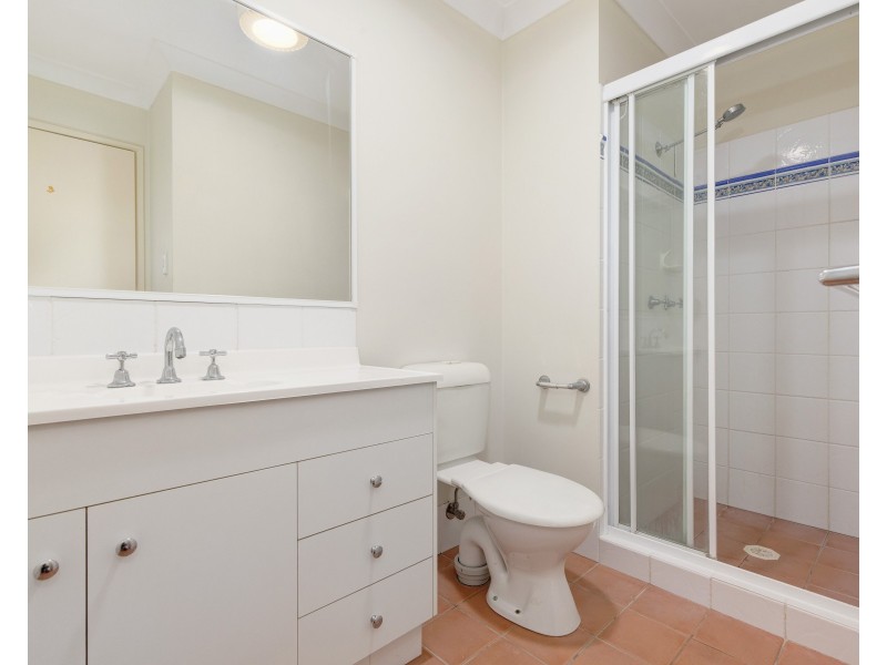 3/2 Concord Circuit, Robina QLD 4226