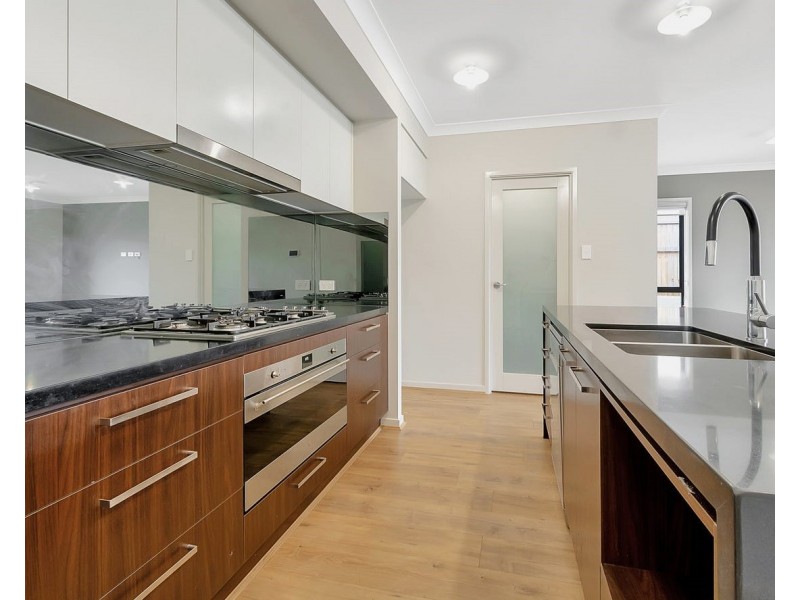 45 Helsinki Street, Spring Mountain QLD 4124