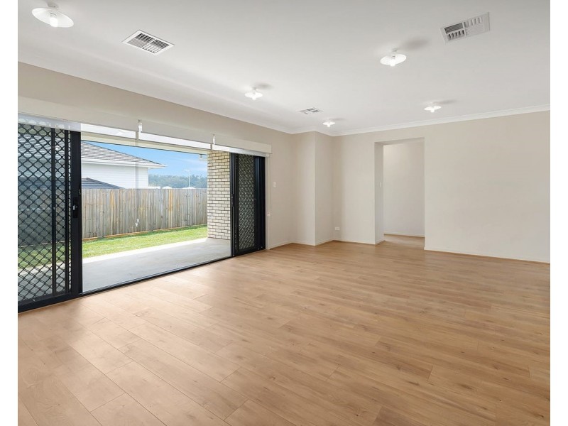 45 Helsinki Street, Spring Mountain QLD 4124