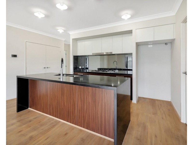 45 Helsinki Street, Spring Mountain QLD 4124