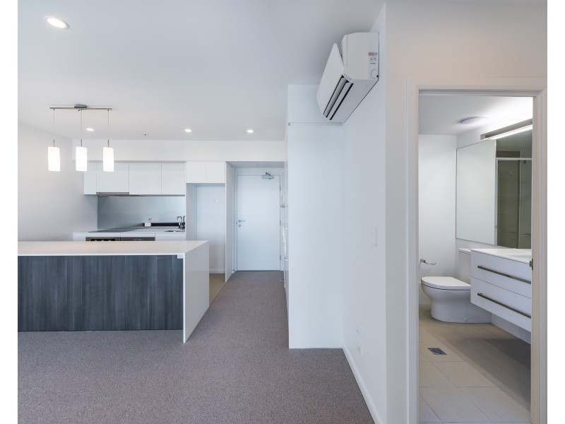 30706/300 Old Cleveland Road, Coorparoo QLD 4151