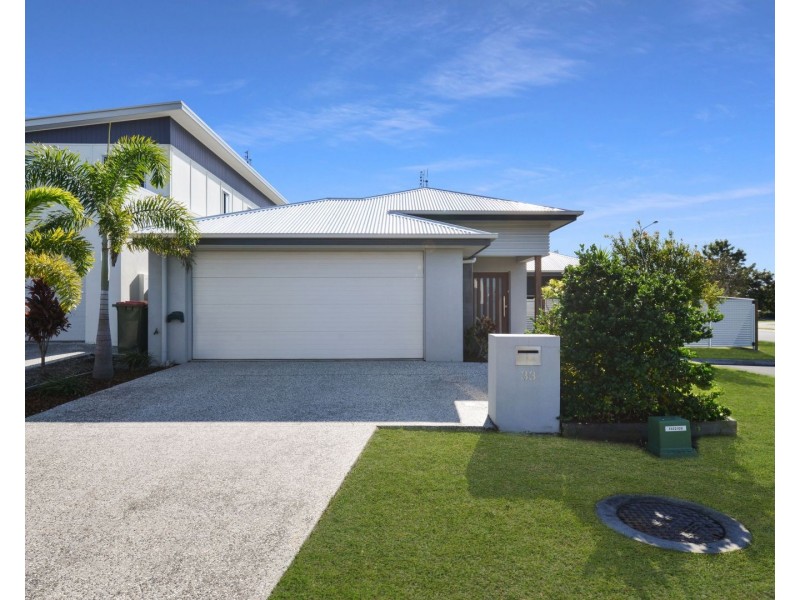 33 Hideaway street, Birtinya QLD 4575