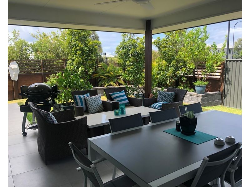 33 Hideaway street, Birtinya QLD 4575