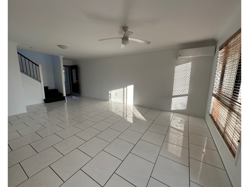 3/2 Concord Circuit, Robina QLD 4226