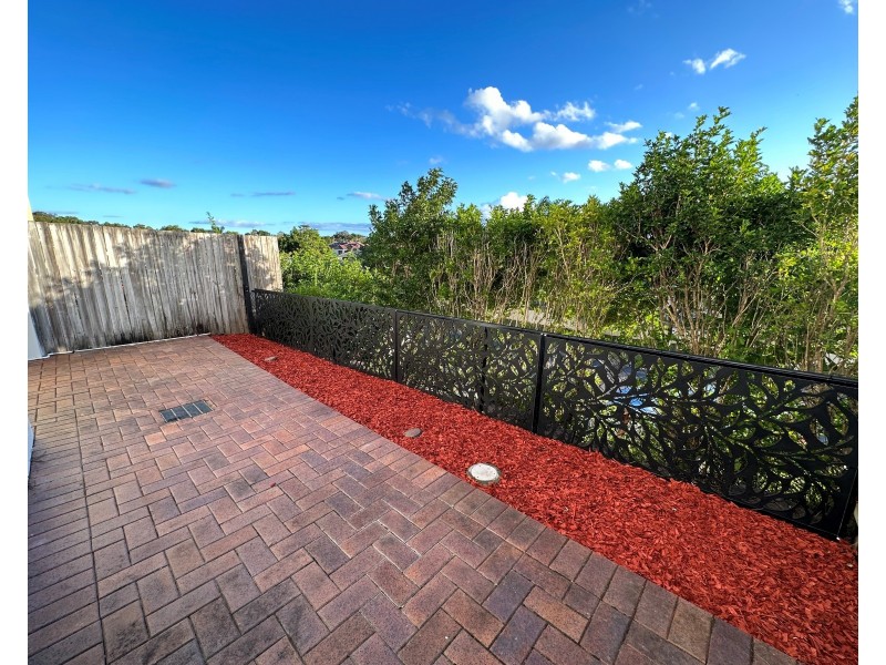 3/2 Concord Circuit, Robina QLD 4226