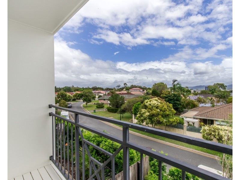 3/2 Concord Circuit, Robina QLD 4226