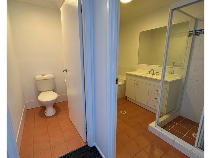 3/2 Concord Circuit, Robina QLD 4226