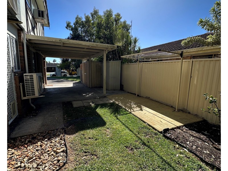 1/17 Eurimbula Court, Paradise Point QLD 4216