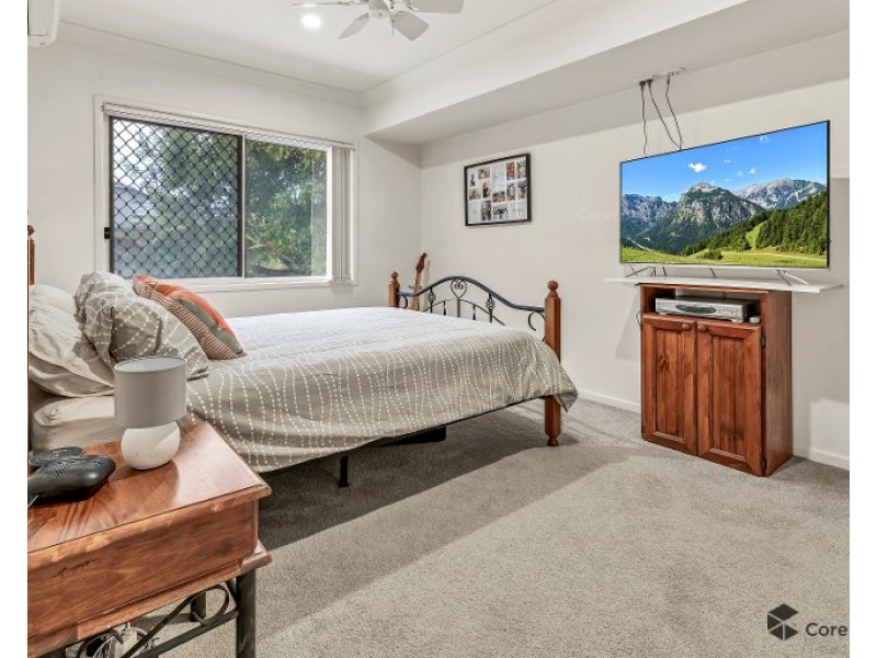 22 Riverwood Drive, Ashmore QLD 4214