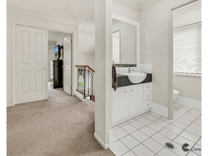 22 Riverwood Drive, Ashmore QLD 4214