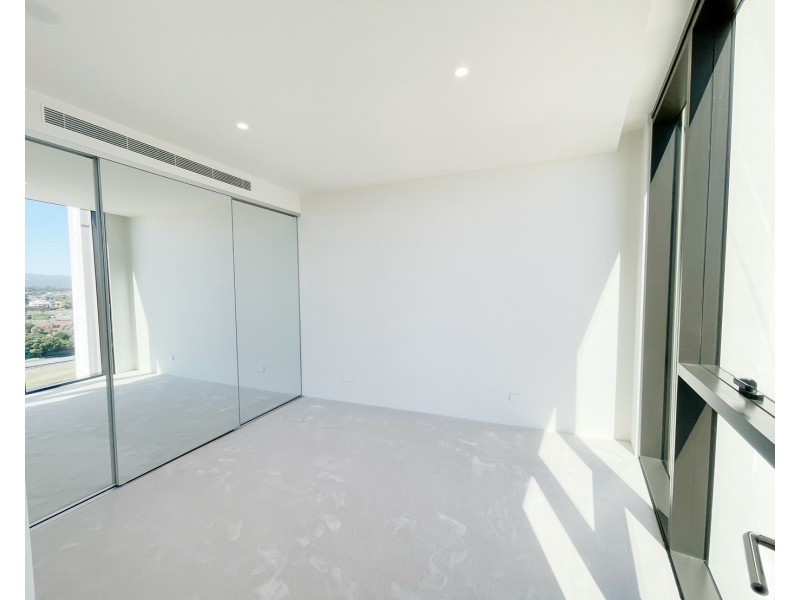 31004/24 The lanes Boulevard, Mermaid Waters QLD 4218