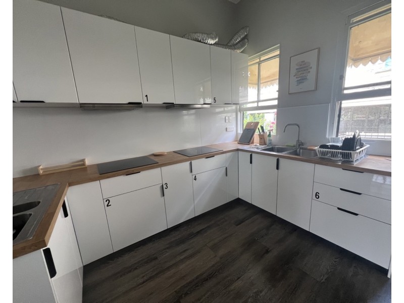 37 Sedgebrook Street, Spring Hill QLD 4000