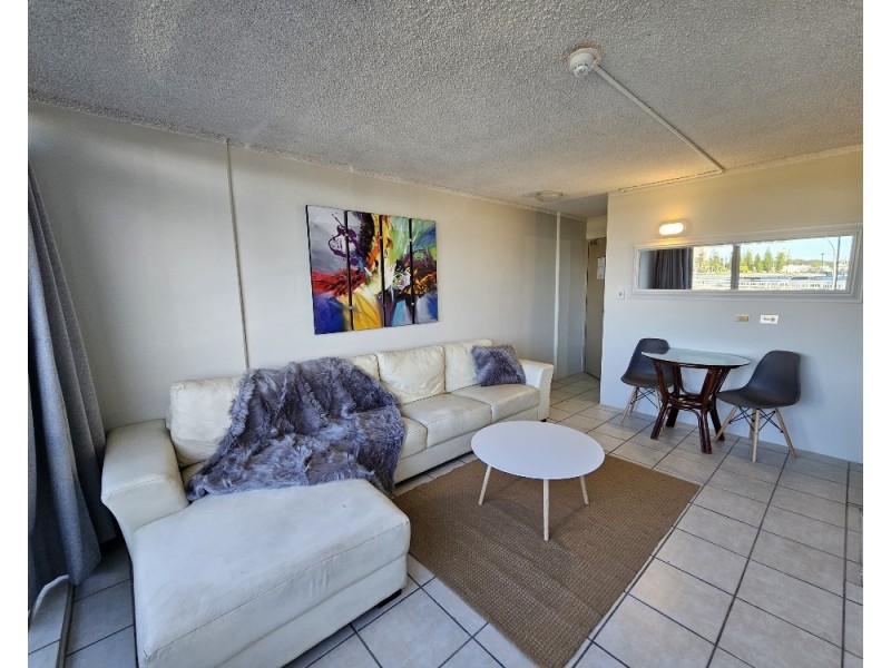 206/2 Barney Street, Southport QLD 4215