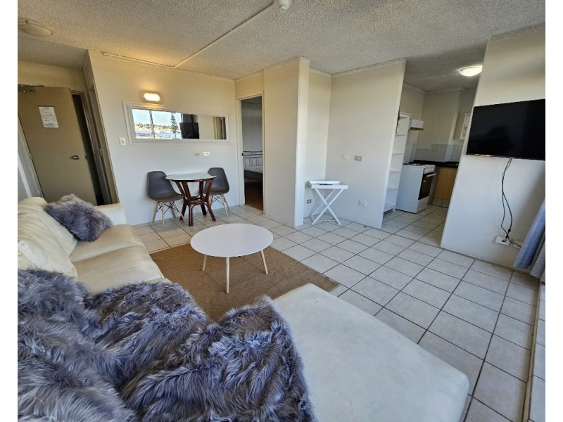 206/2 Barney Street, Southport QLD 4215