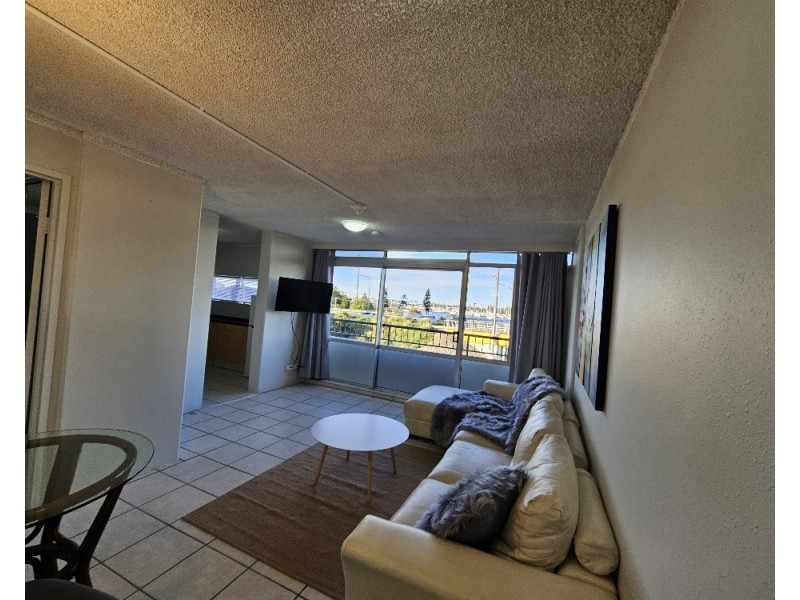 206/2 Barney Street, Southport QLD 4215