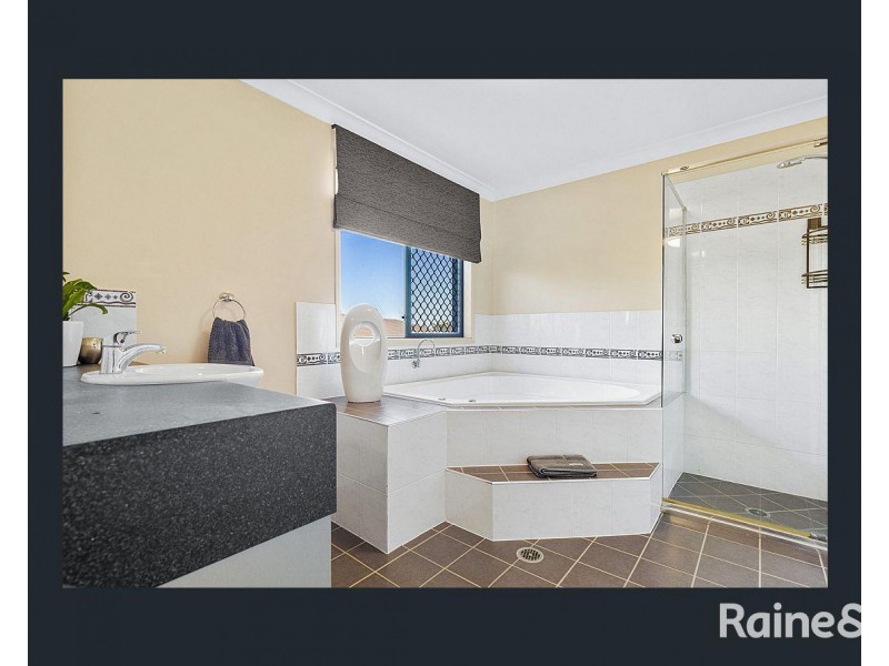 28 Bellanboe Cct, Pelican Waters QLD 4551