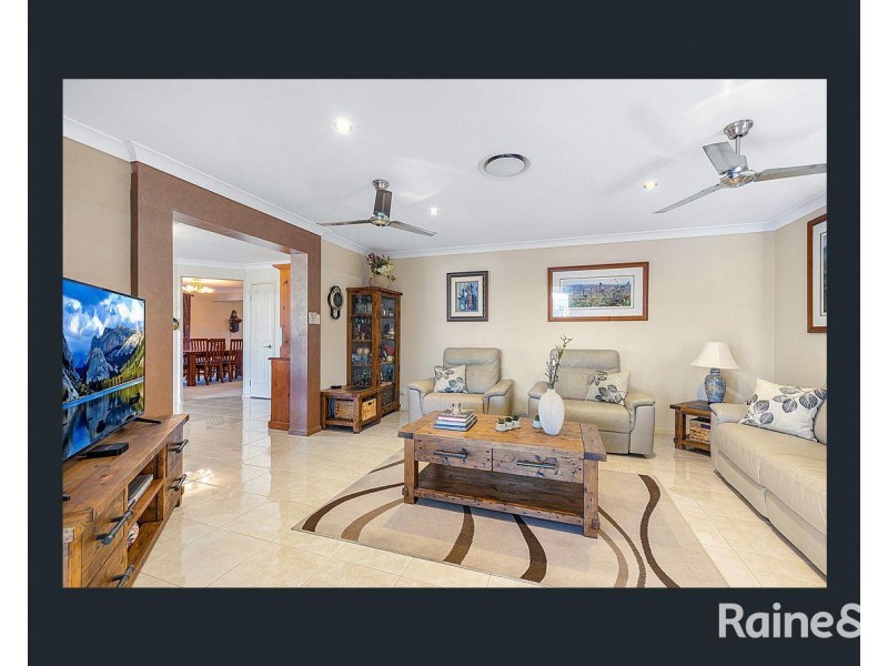 28 Bellanboe Cct, Pelican Waters QLD 4551