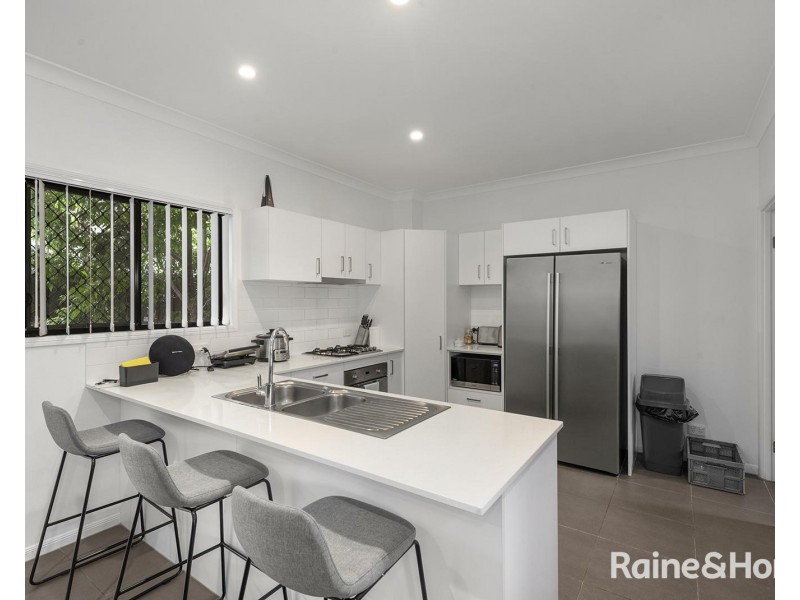 2/121 Bunya Road, Everton Hills QLD 4053