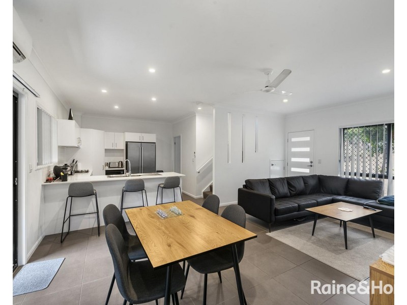 2/121 Bunya Road, Everton Hills QLD 4053