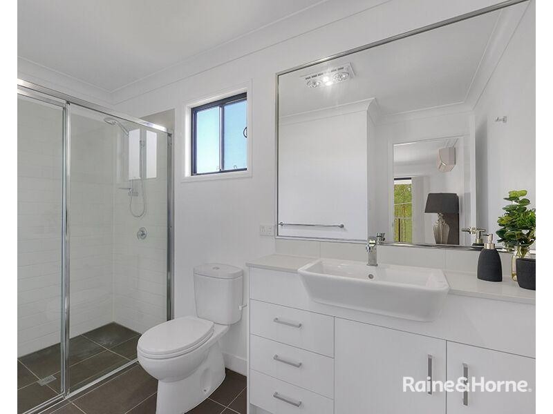 2/121 Bunya Road, Everton Hills QLD 4053