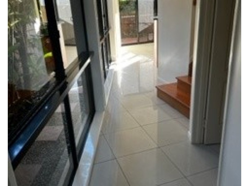 A/12 Kirkland Avenue, Coorparoo QLD 4151