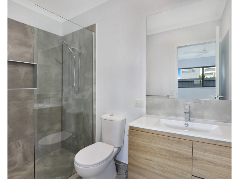 1/B Dann Walk, Palmview QLD 4553