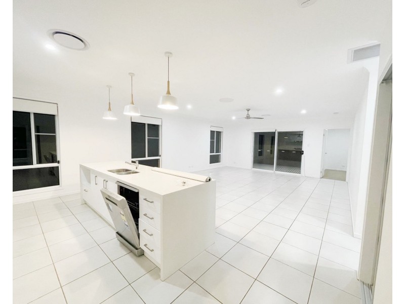 25 Victor Street, Coomera QLD 4209