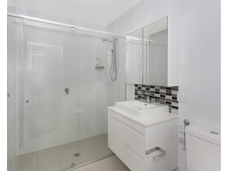 64/21 Manning Street, Milton QLD 4064