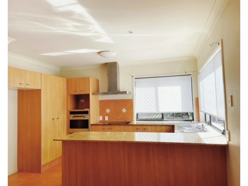 16 Nardoo St, Robina QLD 4226