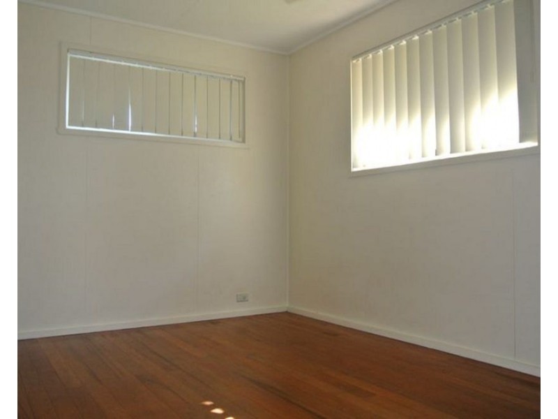 70 Jacaranda Avenue, Logan Central QLD 4114