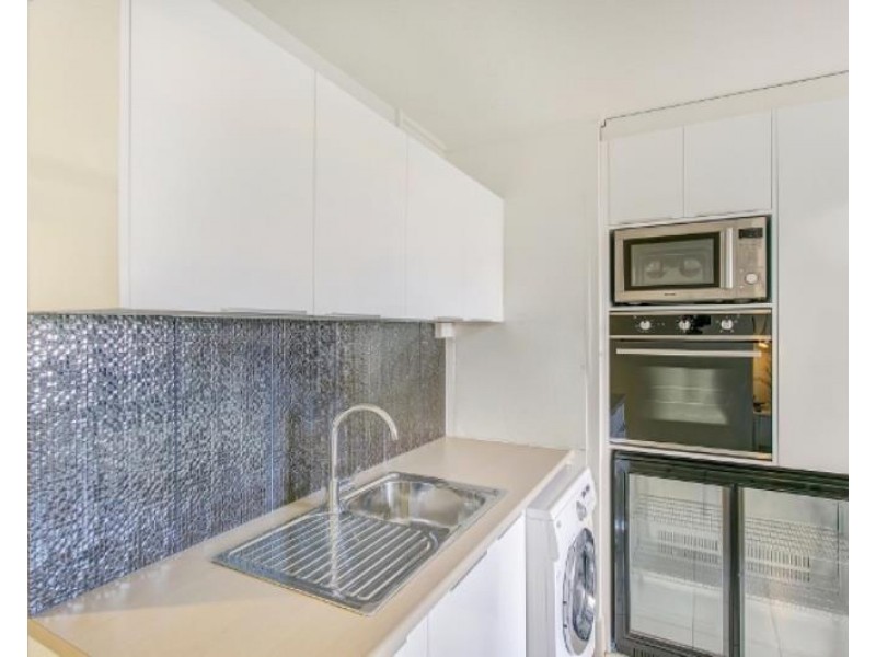 112/2 Barney Street, Southport QLD 4215